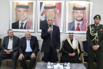 *مندوبا عن الملك وولي العهد. العيسوي يعزي عشيرتي الفاعوري والمبيضين*