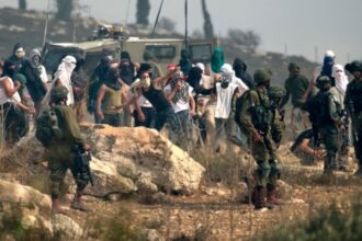 مستوطنون يهاجمون خربة الطويل شرق نابلس