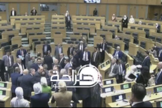 عاجل | بالفيديو .. مشادات كلامية وخلافات حادة بين النواب والقاضي يرفع الجلسة لاشعار اخر