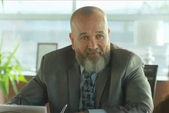 تحذير الفنانين.. مجهول ينتحل صفة طلعت الشريف للاحتيال ونقابة الممثلين في مصر تحذر!