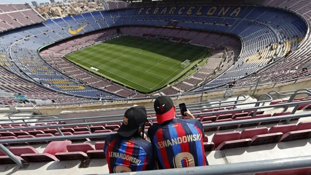 صورة حول : كامب نو يعود جزئيًا لاستقبال جماهير برشلونة بعد 3 أعوام كامب نو يعود جزئيًا لاستقبال جماهير برشلونة بعد 3 أعوام