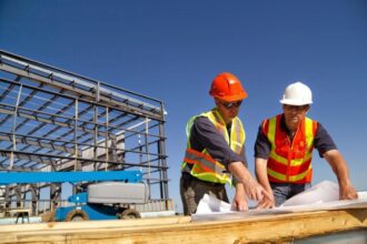 نقيب المقاولين يكشف عن إجراءات صارمة ضد العقود الوهمية في القطاع