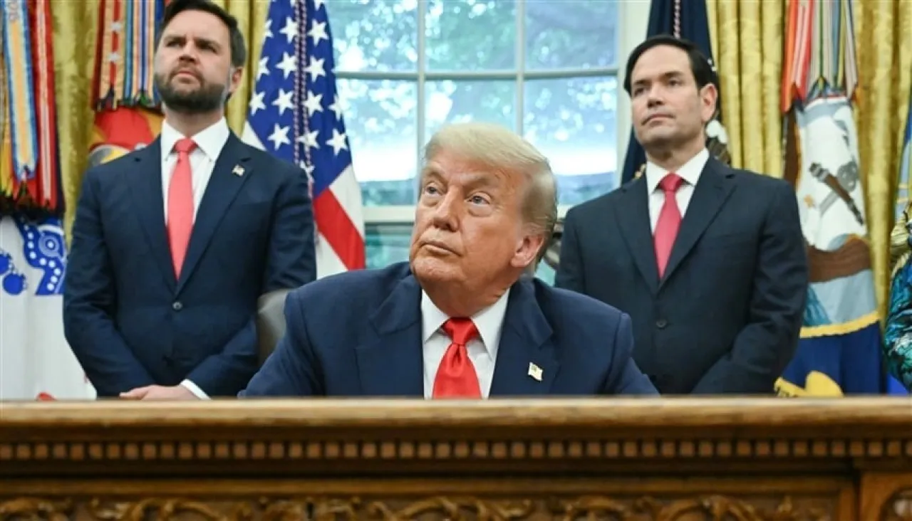 صورة حول : تسريبات تكشف هوية أبرز مرشح لخلافة ترمب تسريبات تكشف هوية أبرز مرشح لخلافة ترمب