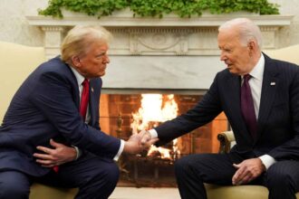 ترامب يلغي وثائق بايدن الموقعة بتقنية التوقيع التلقائي