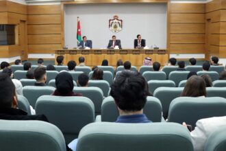 رؤساء لجنتين نيابيتين يلتقون طلبة الجامعة الأمريكية لتعزيز مشاركة الشباب في الحياة السياسية