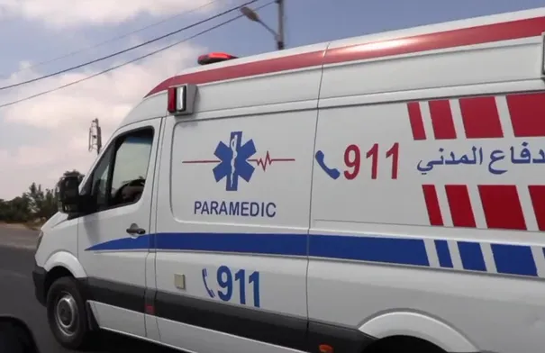 صورة حول : حادث سير بين مركبتين على طريق المطار حادث سير بين مركبتين على طريق المطار