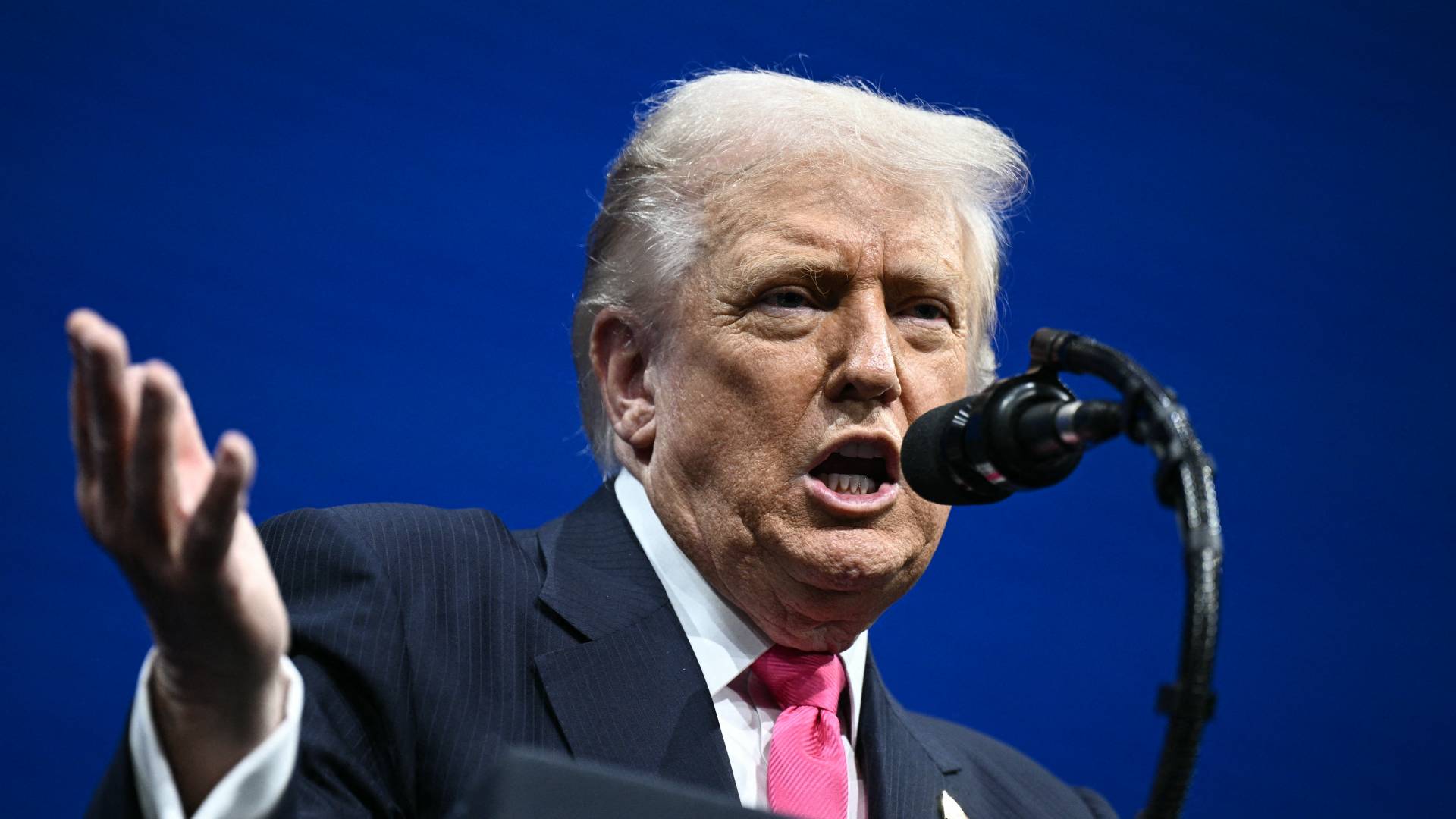 صورة حول : ترمب يعلن التزامه بالعمل لإنهاء النزاع في السودان ترمب يعلن التزامه بالعمل لإنهاء النزاع في السودان