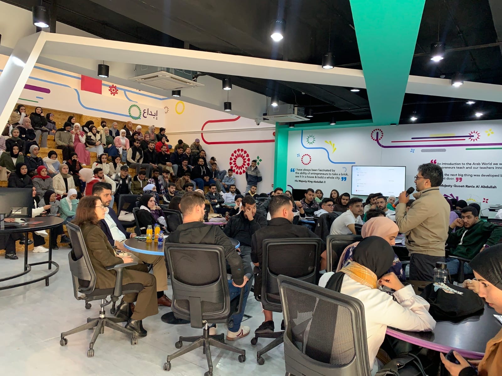 صورة حول : بمشاركة أكثر من 1,300 شاب وشابة منصّة زين للإبداع تنظّم 40 جلسة ريادية بمشاركة أكثر من 1,300 شاب وشابة منصّة زين للإبداع تنظّم 40 جلسة ريادية