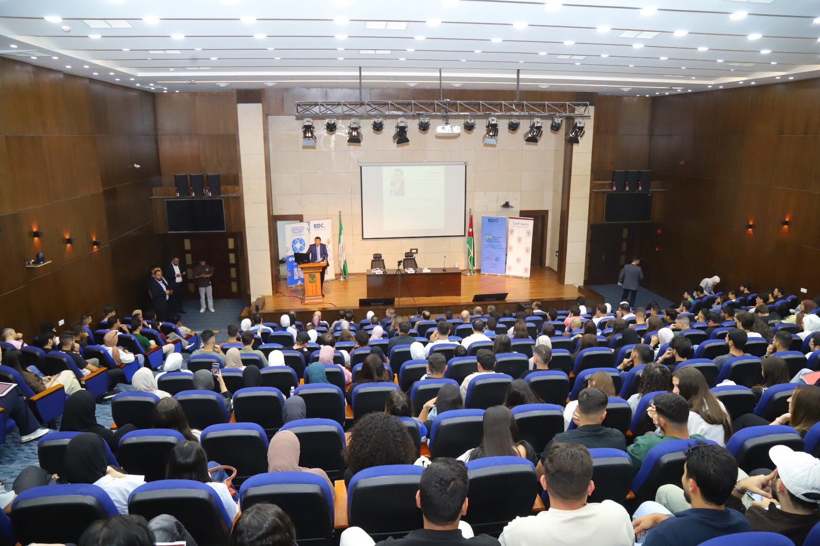 استيتية في محاضرة بجامعة البترا: المهارة والسلوكيات رأس المال الحقيقي للنجاح