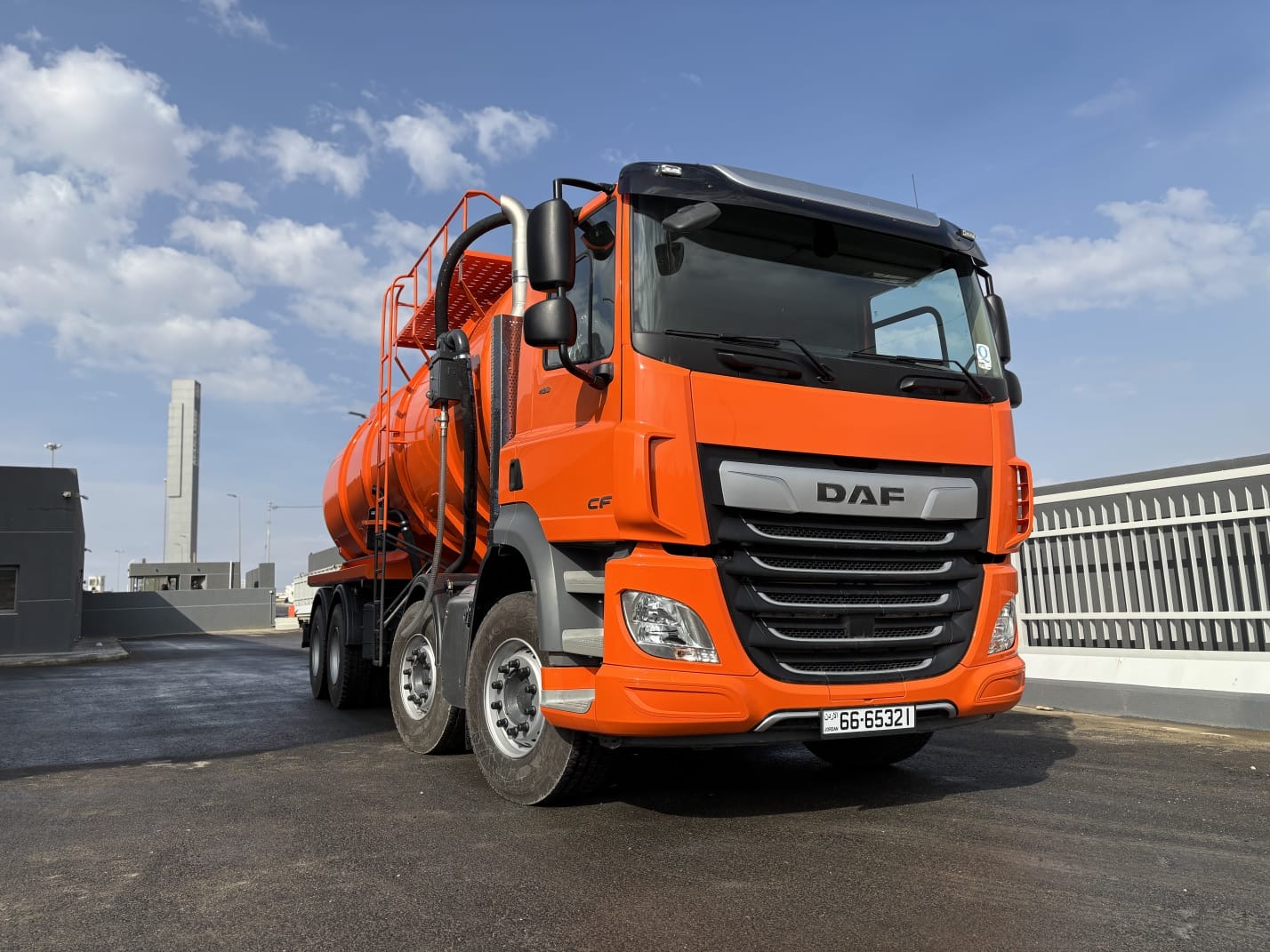 صورة حول : المناصير لتجارة الآليات تسلم شاحنات DAF لشركة الولاء لخدمات الإعاشة المناصير لتجارة الآليات تسلم شاحنات DAF لشركة الولاء لخدمات الإعاشة