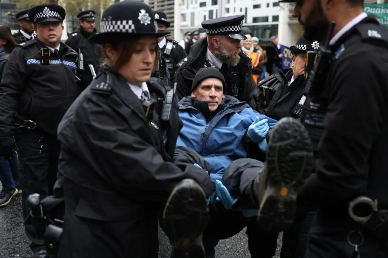 بريطانيا تنظر طعناً في حظر حركة "فلسطين أكشن"