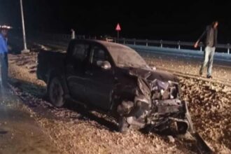 تصادم 3 مركبات على الطريق الصحراوي يسفر عن 5 إصابات