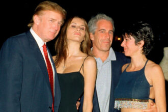 ترامب يصف رسائل الديمقراطيين عن إبستين بـ"الخدعة لتغطية الإغلاق الحكومي"