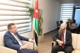 الخريسات يبحث مع السفير الأمريكي فرص تطوير القطاع الزراعي