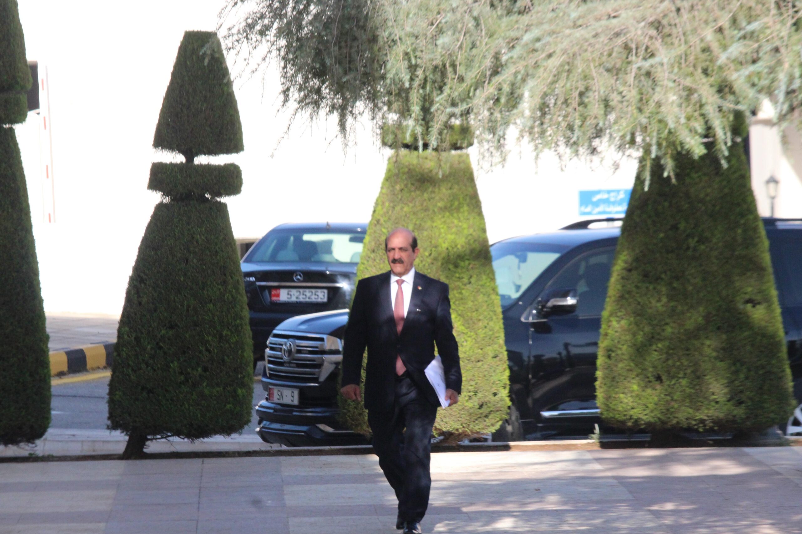 بالفيديو والصور… لقطات من مجلس النواب قبيل مناقشة خدمة العلم