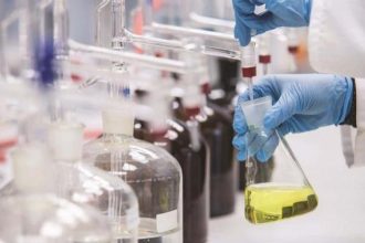 وزارة البيئة تتابع حادث تسرب مادة كيميائية في مدرسة خاصة بعمان