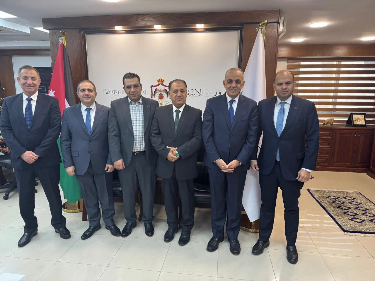 صورة حول : النائب السعود يؤكد أهمية إنشاء تلفريك بمحمية ضانا وتطوير منطقة البربيطة بمحافظة الطفيلة النائب السعود يؤكد أهمية إنشاء تلفريك بمحمية ضانا وتطوير منطقة البربيطة بمحافظة الطفيلة