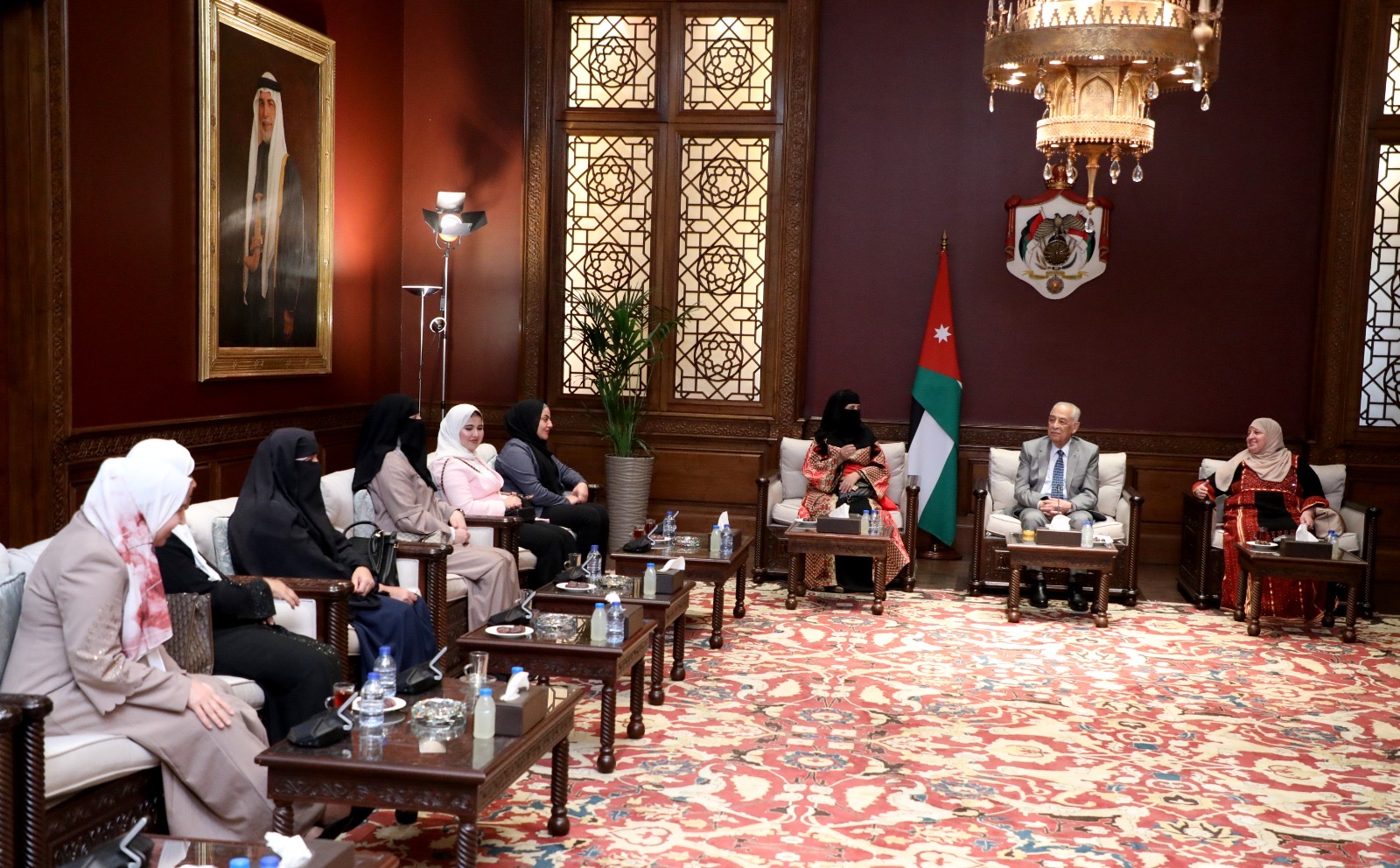 *رئيس الديوان الملكي الهاشمي يلتقي وفدا من جمعية أغصان العطاء الخيرية*