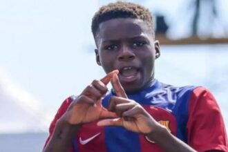 برشلونة يوقع مع الطفل الموهوب ديستني كوسيسو وسط جدل قانوني