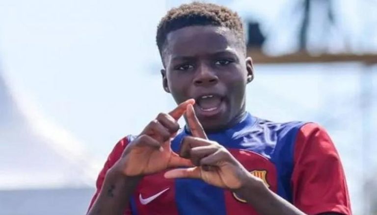 صورة حول : برشلونة يوقع مع الطفل الموهوب ديستني كوسيسو وسط جدل قانوني برشلونة يوقع مع الطفل الموهوب ديستني كوسيسو وسط جدل قانوني