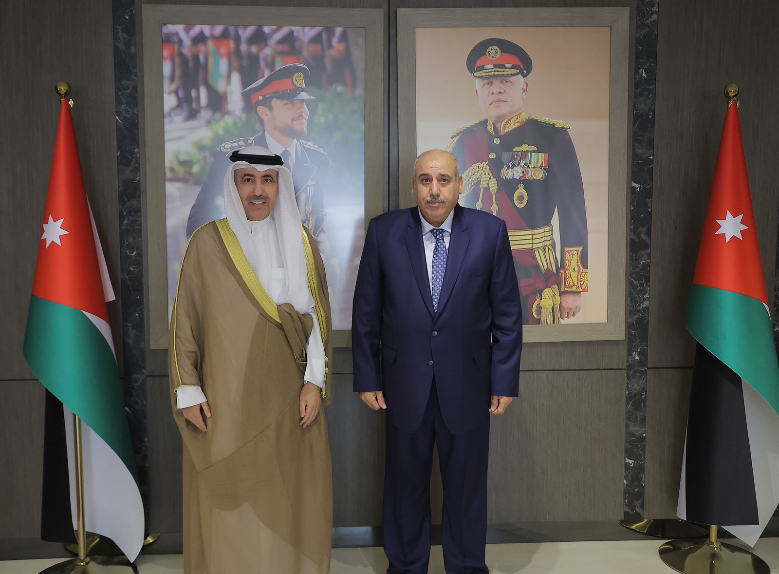 صورة حول : القاضي يلتقي السفير الكويتي القاضي يلتقي السفير الكويتي