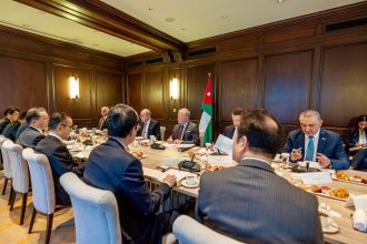 عاجل | الملك يلتقي ممثلين عن شركات يابانية لتعزيز التعاون الاقتصادي