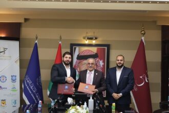 مذكرة تعاون بين عمّان الأهلية والشركة الأولى لتدوير الورق والكرتون