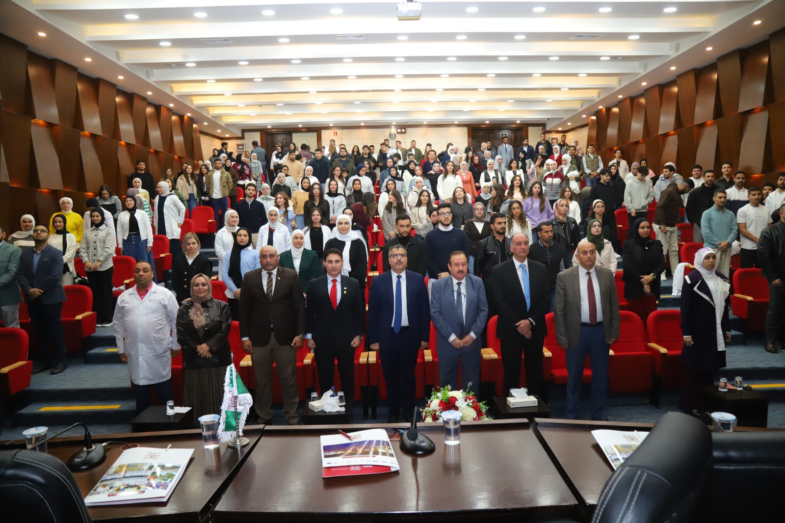 صورة حول : جامعة البترا تنظم اللقاء الترحيبي والتنويري لطلبة طب الأسنان وتكرم المتفوقين جامعة البترا تنظم اللقاء الترحيبي والتنويري لطلبة طب الأسنان وتكرم المتفوقين