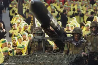 معاريف: حزب الله يسرّع إعادة التسلح.. وإسرائيل تحذّر من خيارات عسكرية