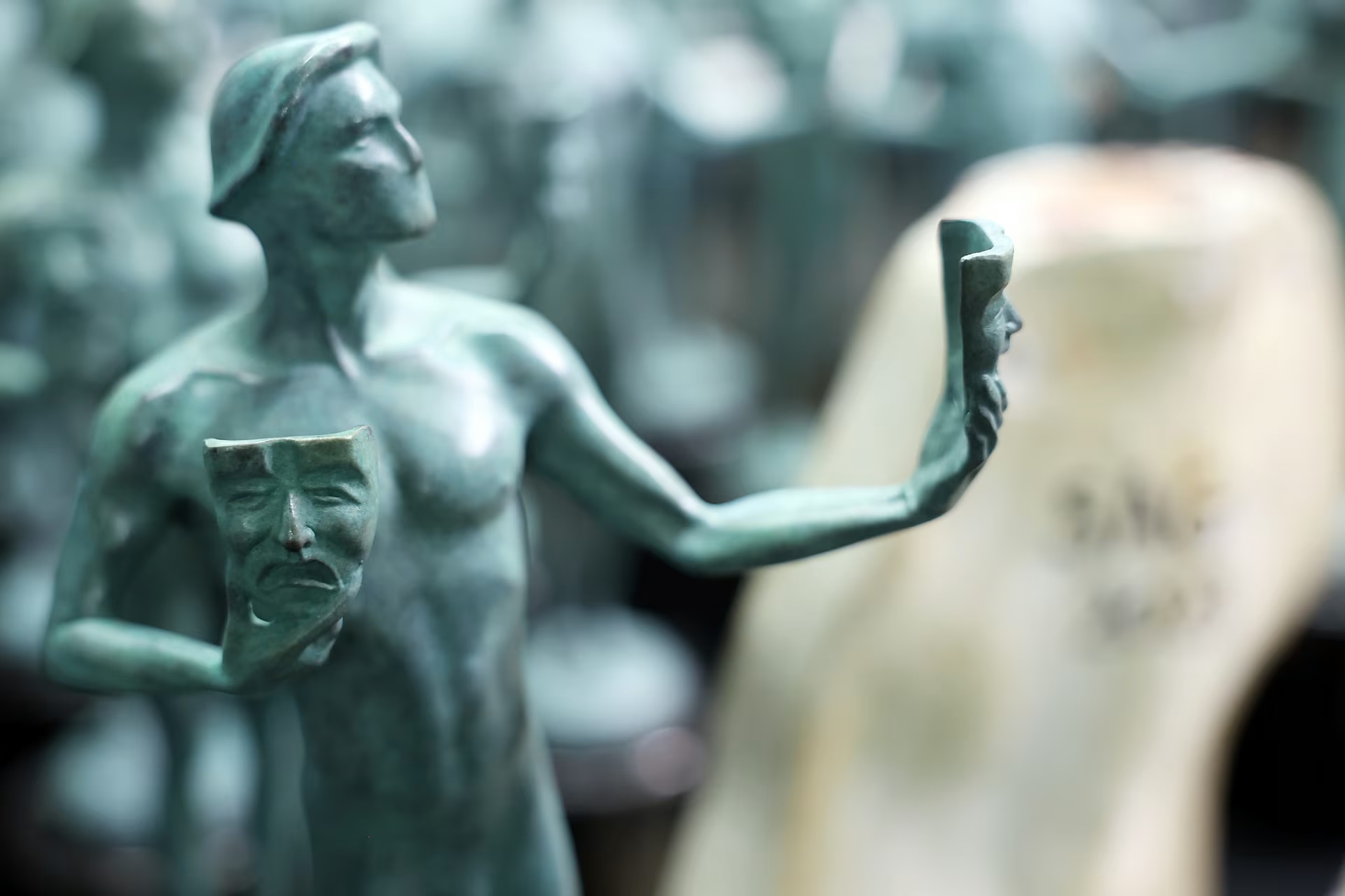 صورة حول : رسميًا.. جوائز نقابة ممثلي الشاشة تُسمّى "الممثل" ابتداءً من 2026 رسميًا.. جوائز نقابة ممثلي الشاشة تُسمّى "الممثل" ابتداءً من 2026