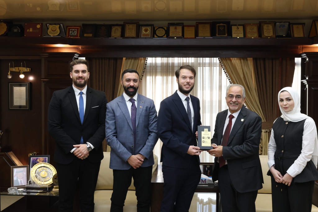 صورة حول : عمّان الأهلية تستقبل وفدًا من السفارة الهنغارية عمّان الأهلية تستقبل وفدًا من السفارة الهنغارية