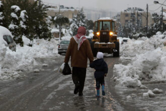 هل ستشهد المملكة الأردنية ثلوجًا هذا الأسبوع؟.. التفاصيل الكاملة من خبير الأرصاد