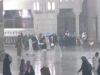 أمطار غزيرة تروي أروقة المسجد النبوي والدعاء يعلو بين المصلين