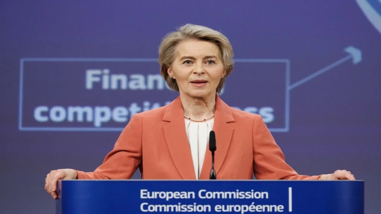 فون دير لاين تؤكد: حدود أوكرانيا ثابتة والسلام مسؤولية أوروبا