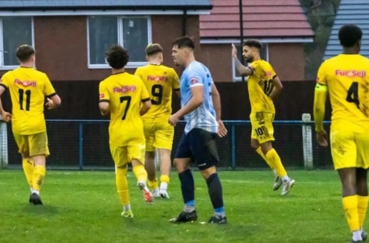 صورة حول : مباراة دوري الهواة الإنجليزي تُلغى بسبب إساءة للحكمة مباراة دوري الهواة الإنجليزي تُلغى بسبب إساءة للحكمة