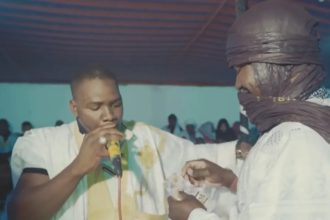 موريتانيا تحظر رمي النقود في الأعراس وتثير جدلاً واسعاً بين الفنانين