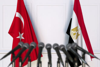 وزيرا خارجية تركيا ومصر يبحثان الأربعاء الوضع في غزة