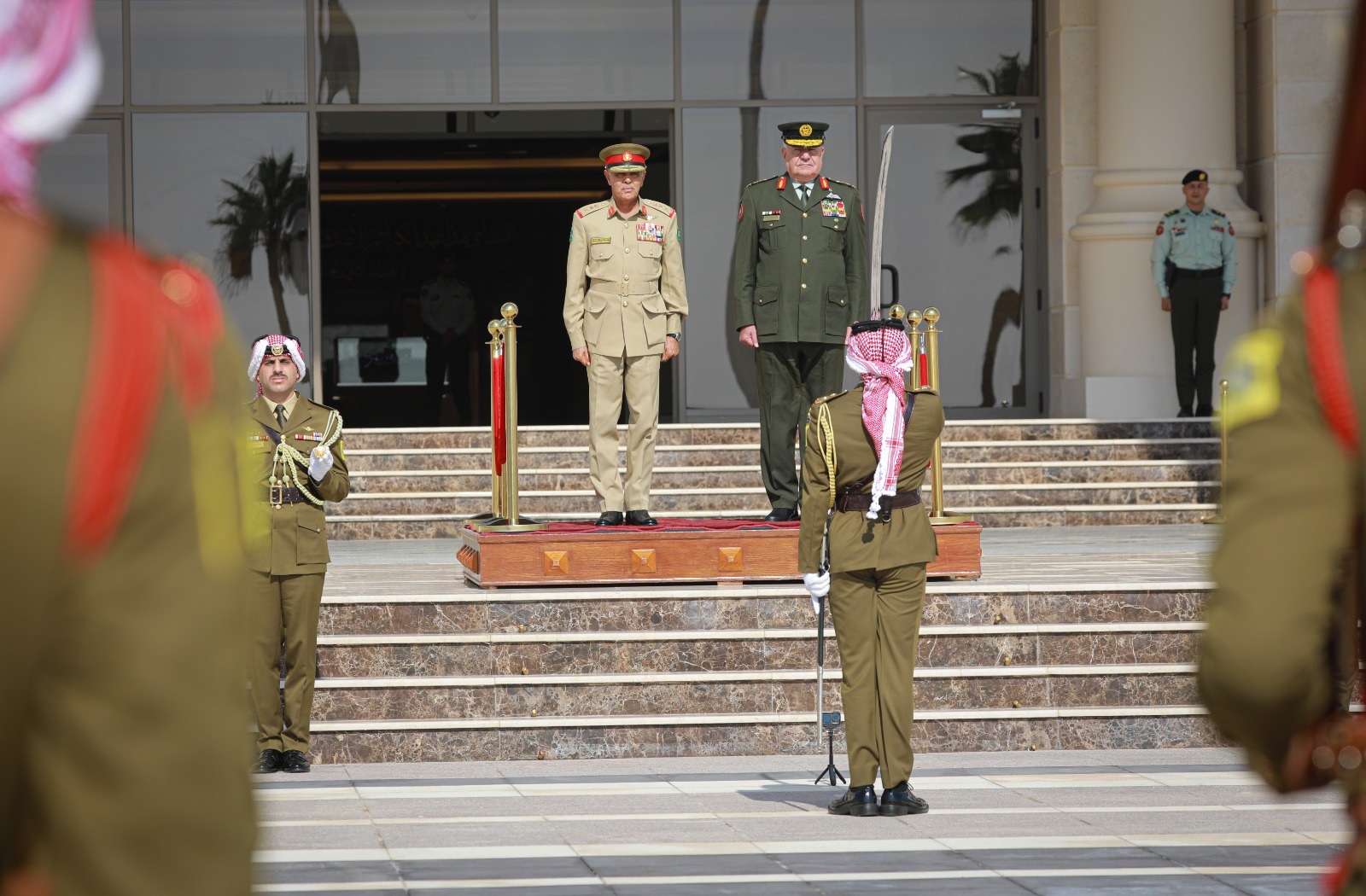 الحنيطي يستقبل نظيره البحريني