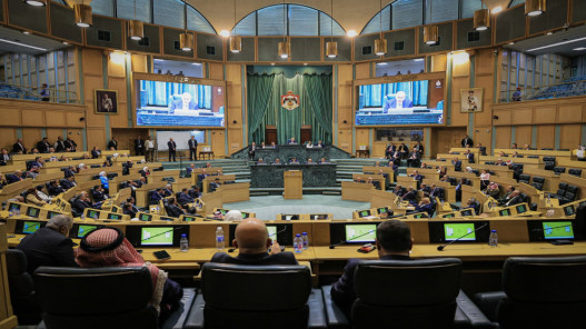 صورة حول : توافق نيابي على 17 لجنة نيابية من أصل 20 توافق نيابي على 17 لجنة نيابية من أصل 20