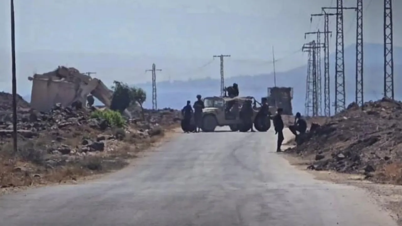 صورة حول : الاحتلال يتوغل في ريف القنيطرة 3 مراتٍ بيوم الاحتلال يتوغل في ريف القنيطرة 3 مراتٍ بيوم