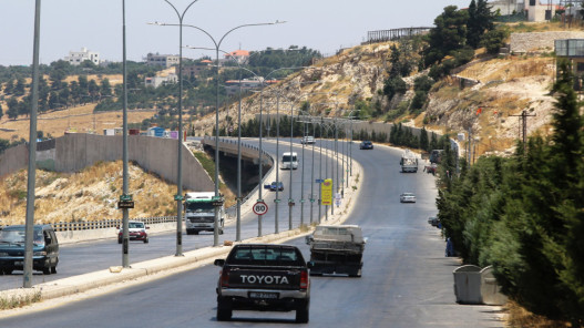 صورة حول : تحويلات مرورية مؤقتة على طريق عمان–السلط مساء الخميس تحويلات مرورية مؤقتة على طريق عمان–السلط مساء الخميس