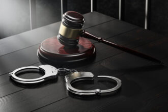 توقيف مواطن 15 يوما بتهمة التزوير