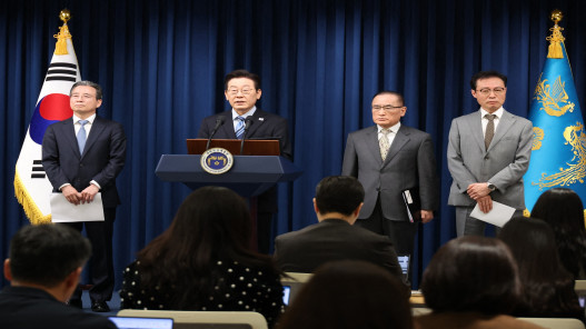 صورة حول : سول وواشنطن أتمتا اتفاقهما بشأن بناء غواصات تعمل بالطاقة النووية سول وواشنطن أتمتا اتفاقهما بشأن بناء غواصات تعمل بالطاقة النووية