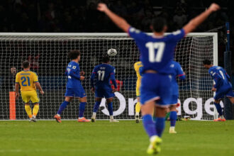 فرنسا تحجز مكانها في كأس العالم بعد هزيمة أوكرانيا