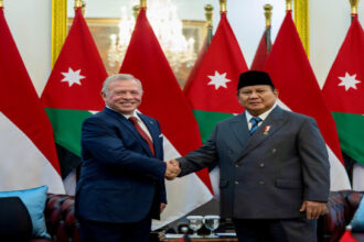 الملك والرئيس الإندونيسي يعقدان مباحثات في جاكرتا