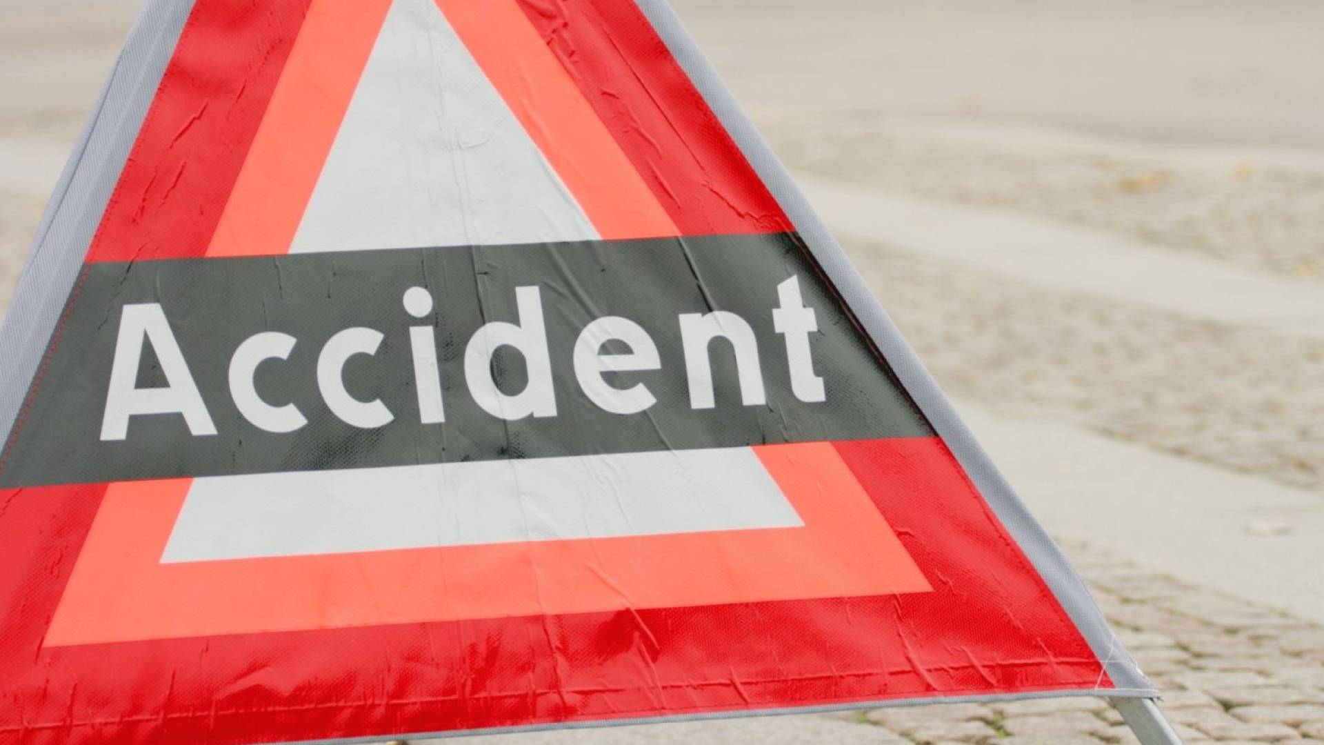 27 إصابة بتدهور حافلة في شارع الهاشمية بالزرقاء