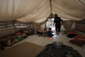 فلسطين تناشد المجتمع الدولي بالضغط على إسرائيل لإدخال البيوت الجاهزة لغزة