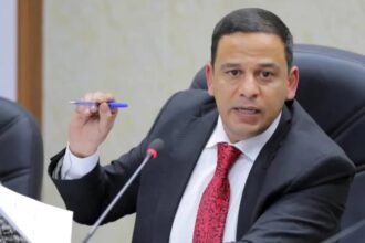 أبو هنية يقترح مادة " العلوم العسكرية" كمتطلب أساسي للجامعات