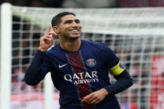 حكيمي يفوز بجائزة أفضل لاعب كرة قدم إفريقي لعام 2025