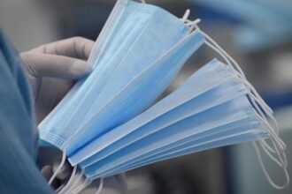 شتاء الفيروسات يبدأ مبكراً: سلالة جديدة تُشعل موجة إصابات عالمية